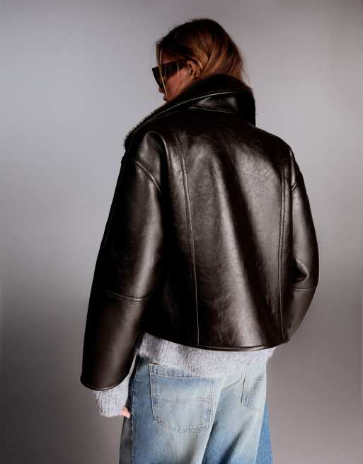 Bershka vendbar dobbeltsidet jakke i læderlook, brun, 3 af 6