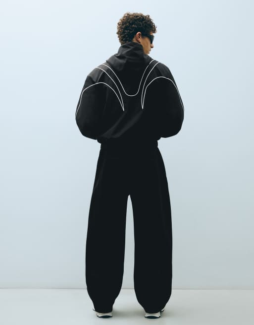 Bershka veste à capuche technique légère noire, 4 de 5