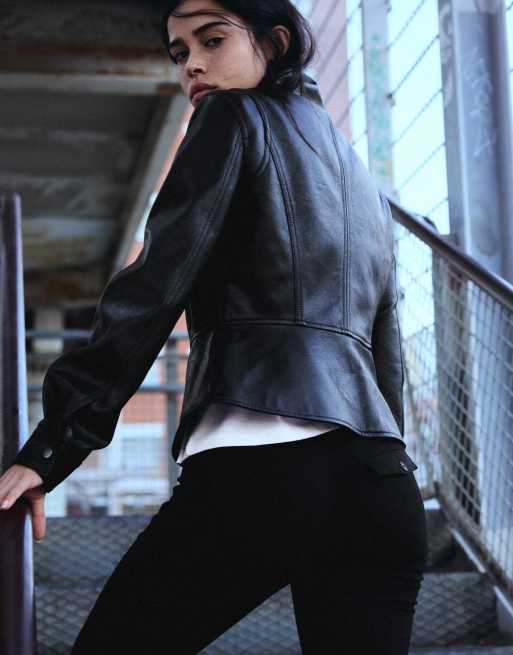 Bershka veste à effet cuir et basque noire, 3 de 6