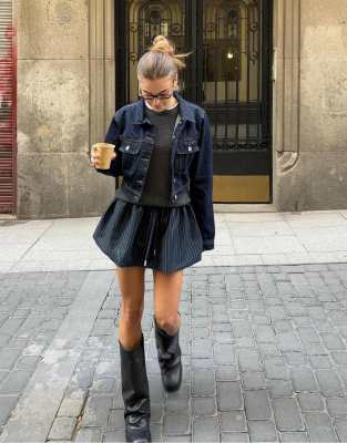 Bershka - Veste courte en jean - Bleu-Bleu marine