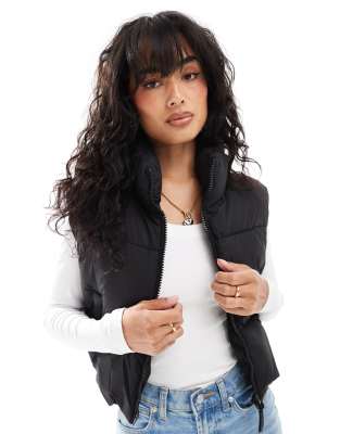 Bershka - Veste courte sans manches en nylon coupe carrée - Noir