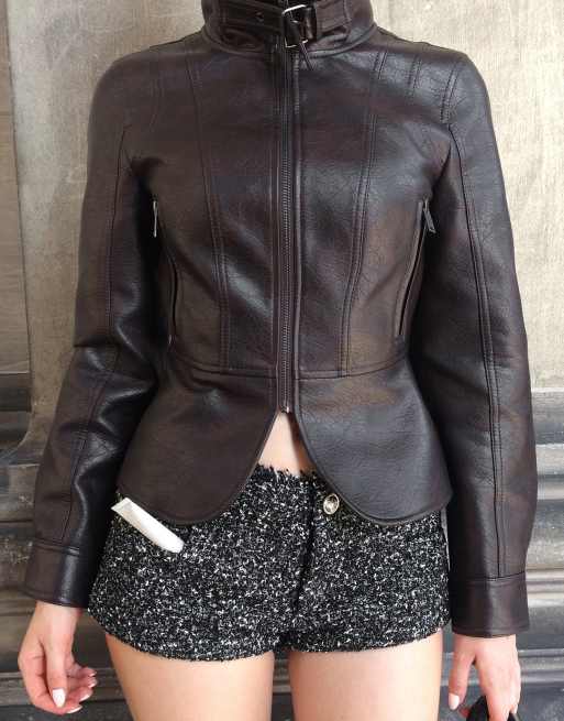 Bershka veste effet cuir à basque marron, 3 de 5