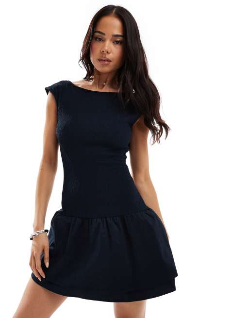 Bershka Vestito corto a palloncino arricciato blu navy ASOS