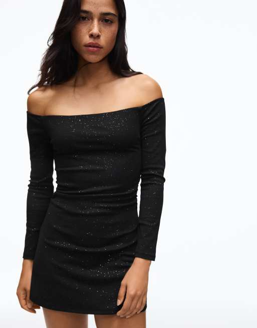 Bershka vestito corto con scollo Bardot scintillante nero, 2 di 5