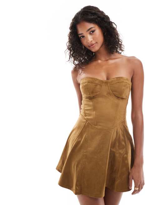 Bershka - Vestito corto in camoscio sintetico color cuoio