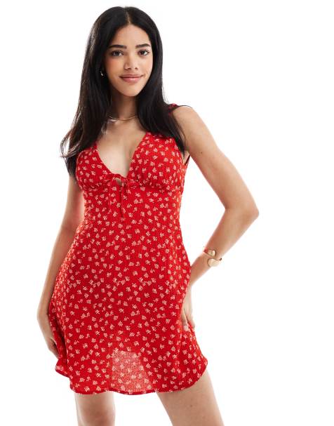 Bershka - Vestito corto rosso a fiori con scollo a V e allacciatura sulla schiena - view 1
