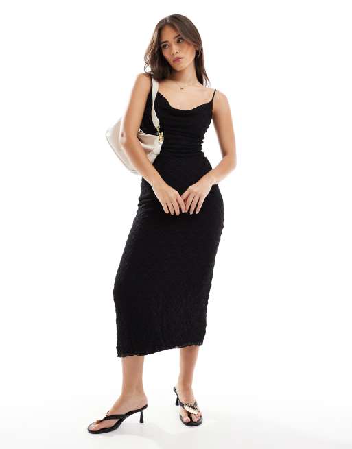 Bershka - Vestito lungo nero con strato sovrapposto in pizzo e scollo ad anello