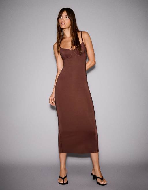 Bershka vestito midi con spalline e scollo a cuore marrone, 4 di 5