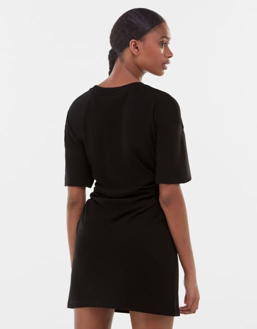 Bershka Vestito T-shirt nero con cut-out laterali ASOS