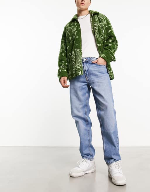 Bershka – Vintage-Jeans mit geradem Schnitt in Mittelblau 