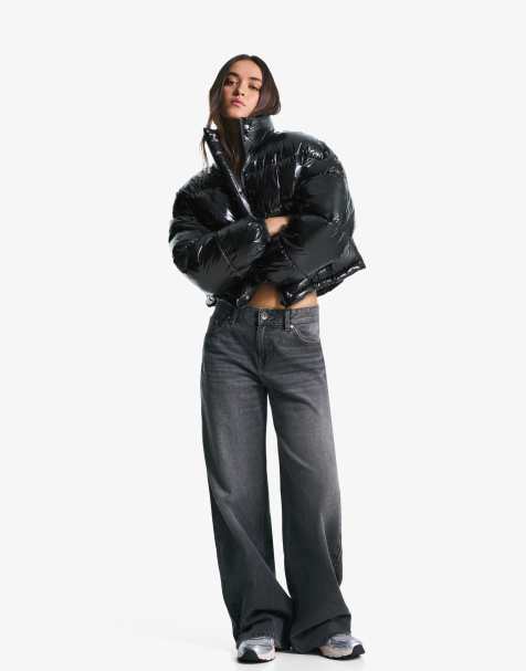Bershka Vinyl-effect puffer jacket in black - view 1