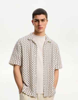 Bershka – Vit, rustik skjorta med korta ärmar - view 1