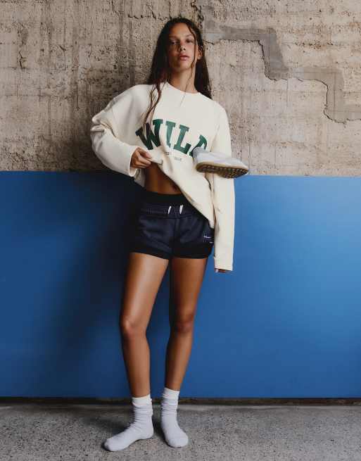 Bershka – Vit sweatshirt med rund halsringning och tryck, 2 av 5