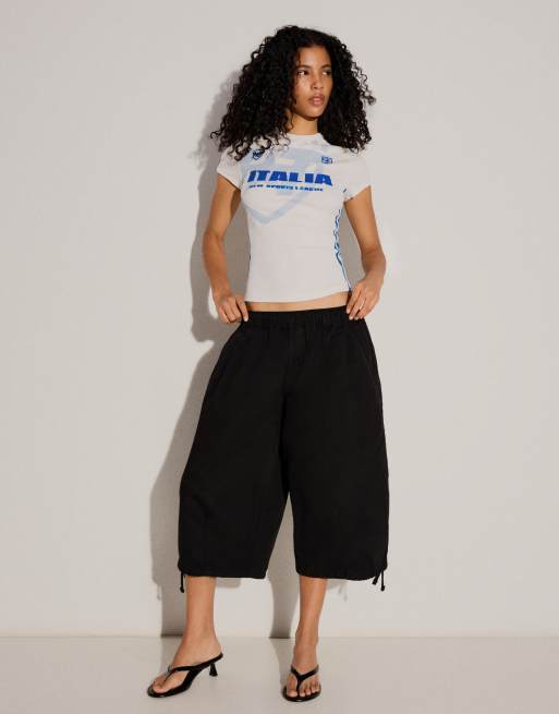 Bershka – Vit t-shirt med korta ärmar och sportigt tryck i mesh, 4 av 5