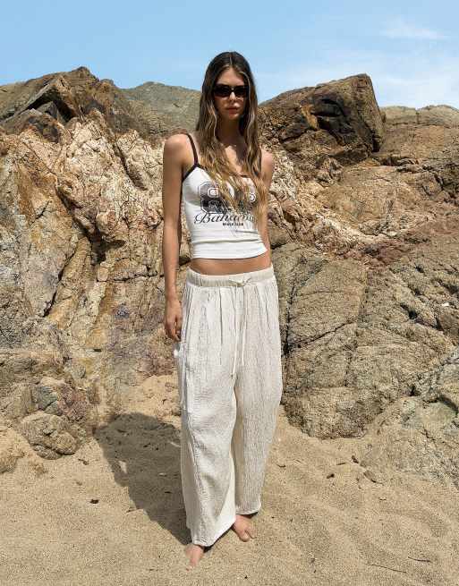 Bershka – Vita cargobyxor med ballongben