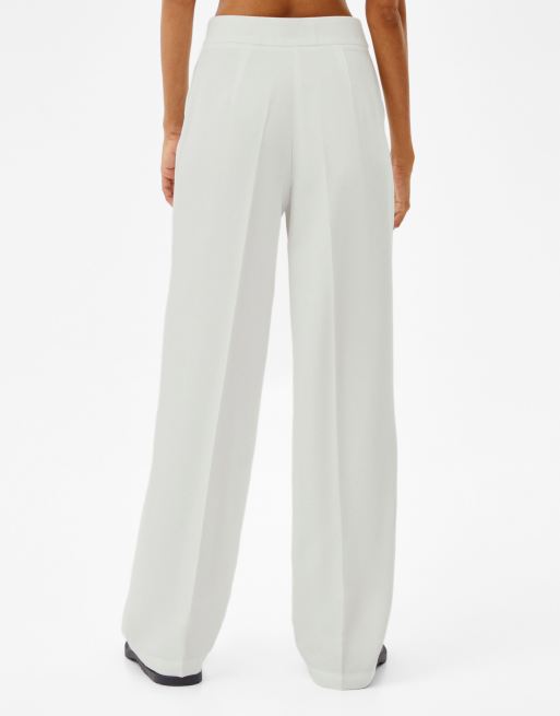 Bershka – Vita, figursydda byxor med vida ben, del av set, 4 av 4