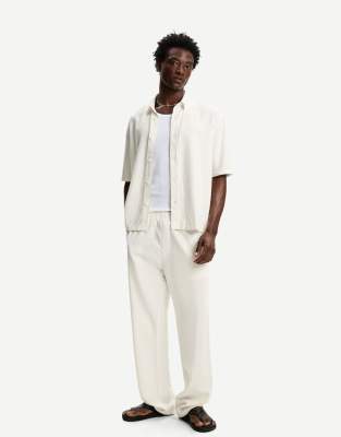 Bershka – Vita mjukisbyxor i linnemix med vida ben - view 1