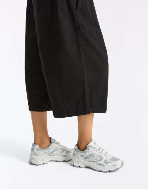 Bershka – Vita, panelsydda sneakers - view 1