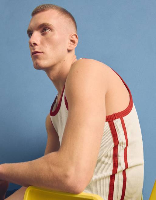 Bershka – Vitt, ribbat linne med kontrastdetaljer, 3 av 4