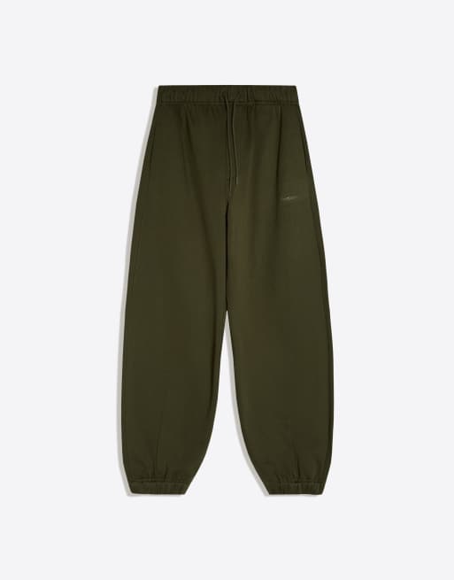 Bershka Volumen-Jogger in Grün, 5 von 6