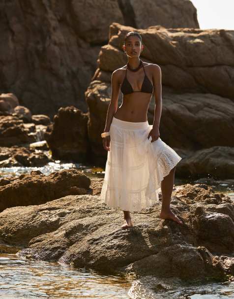 Bershka Voluminous lace midi skirt in white