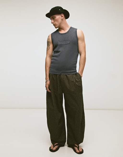 Bershka Washed patch vest top in grey&black, 4 of 4