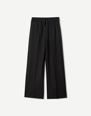 Bershka - Weiche Hose in Schwarz mit weitem Bein