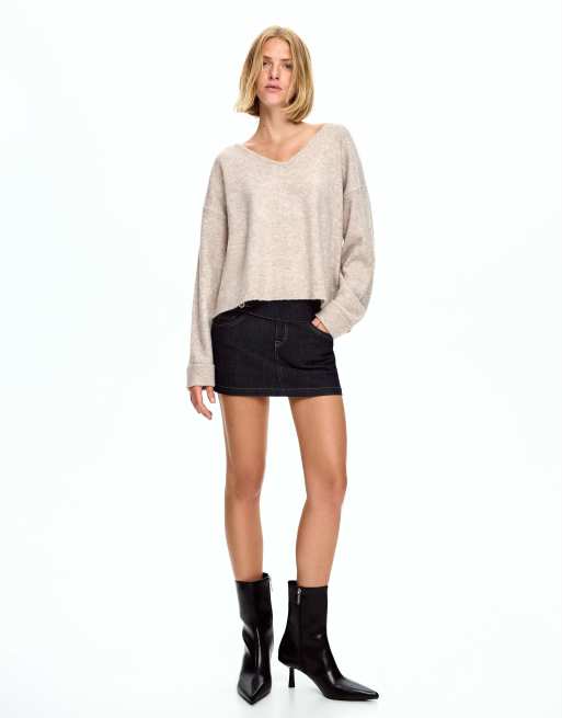 Bershka – Weicher Pullover in Steinbeige mit V-Ausschnitt, 3 von 4