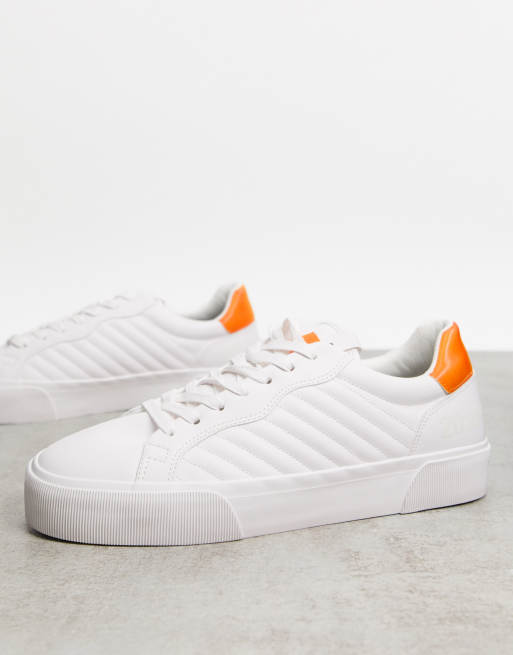 Bershka Weisse Sneaker Mit Plateausohle Und Kontrasteinsatz In Orange Evesham Nj