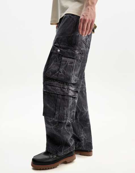 Bershka – Weite Hose in Schwarz mit Acid-Waschung und mehreren Cargo-Taschen - view 1