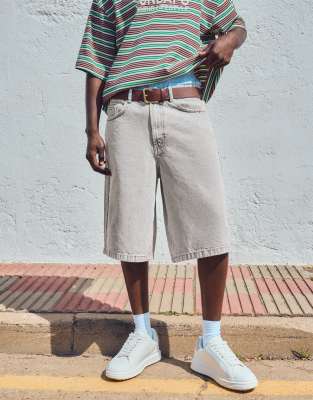 Weite Jeans-Bermudashorts in Hellgrau Grau 44