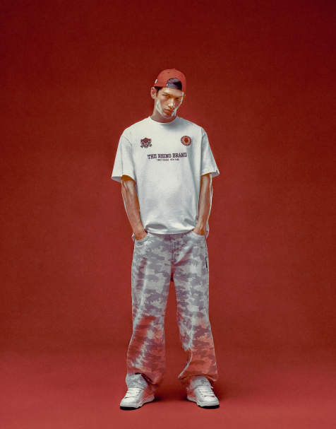 Bershka – Weite Jeans in Grau mit „Ecko unltd“-Schriftzug - view 1