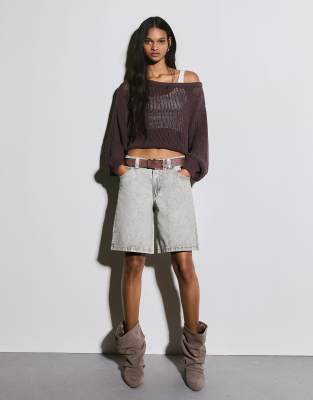 Bershka - Weite Jeansshorts in Hellgrau