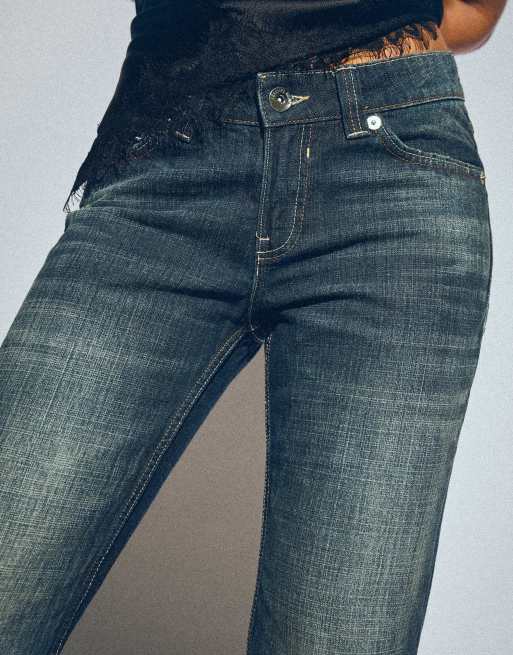 Bershka – Weite Schlagjeans in Mittelblau, 3 von 4