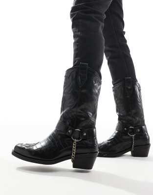 Черные сапоги в стиле вестерн от Bershka 8990₽