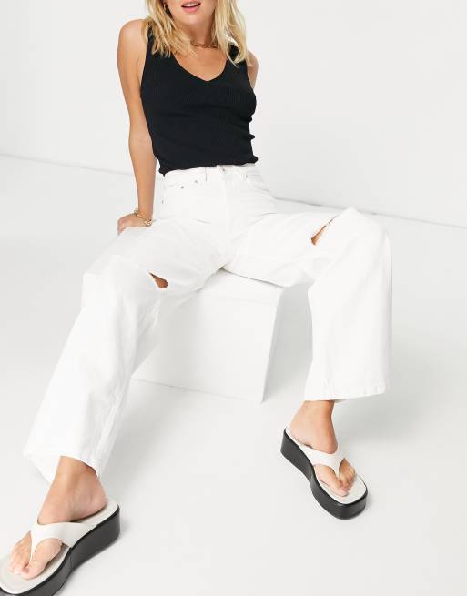 Bershka wide leg 90s jean with knee rip in white