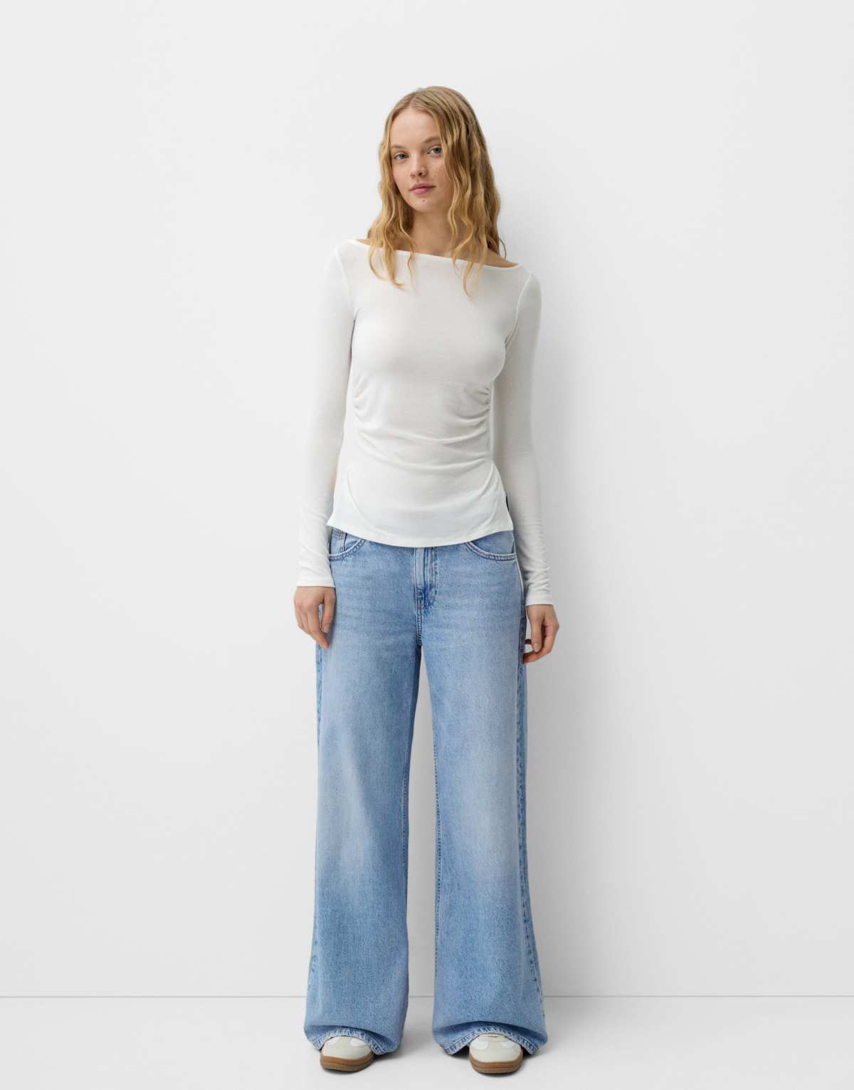 Bershka wide leg jeans in mid blue
