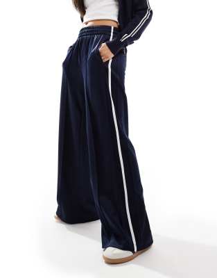 wide leg piping detail sweatpants in navy-Blue