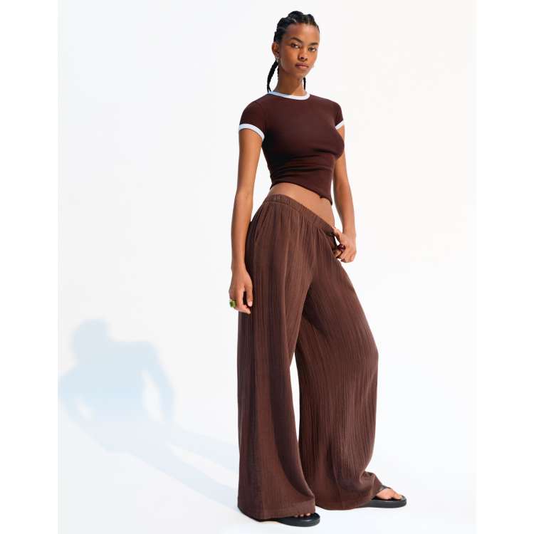 【BERSHKA】WIDE RUSTIC ベルシュカ ワイドパンツ Bershka wide leg rustic double cloth trousers in brown | ASOS