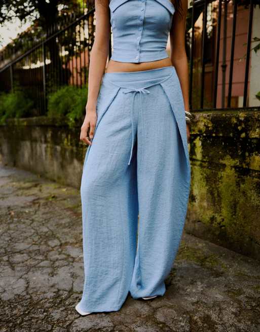 Bershka Wide-leg rustic pleated trousers in mid blue, 3 of 4
