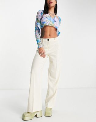 Bershka wide leg slouchy dad tailored trousers in off white - ASOS Price Checker