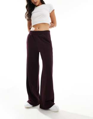 wide leg sweatpants in burgundy-Red