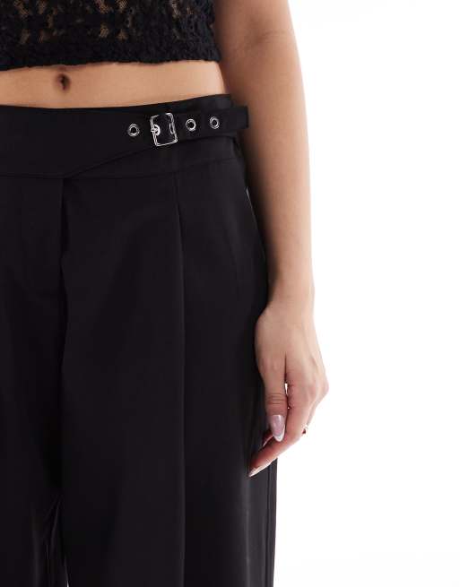 Bershka wide leg tailored pants with belt detail in black, 4 of 5