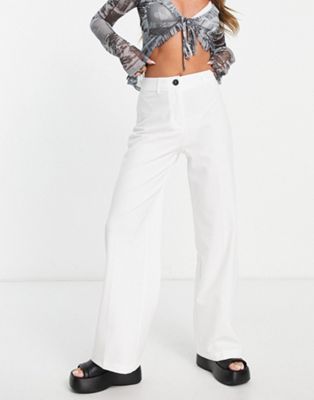 Bershka wide leg tailored trouser in white
