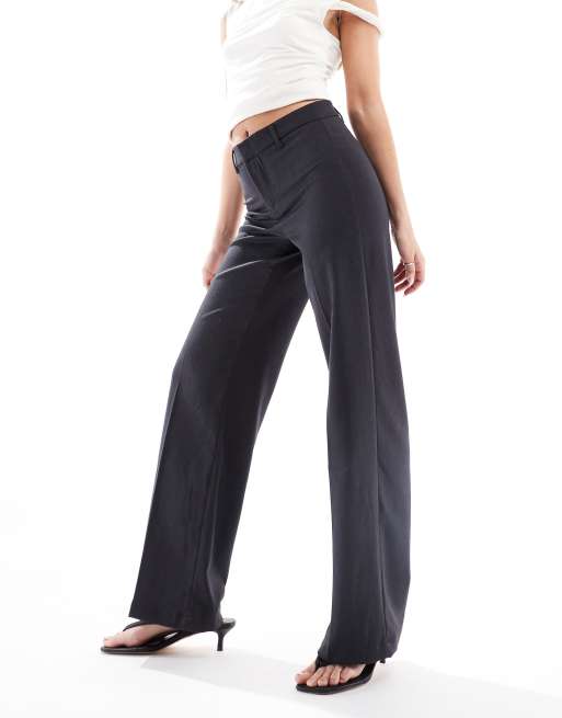 Bershka wide leg tailored trousers in charcoal, 2 of 5