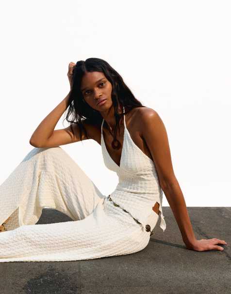 Bershka wide leg trousers in white