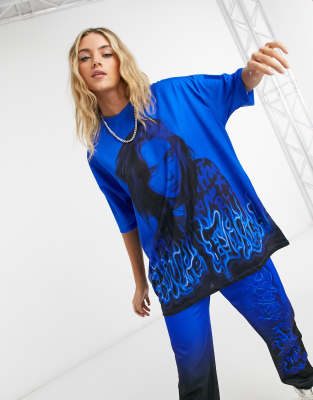 billie eilish blue shirt