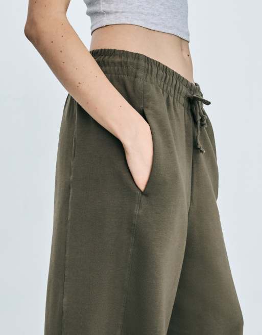 Bershka - Zachte broek met wijde ronde pijpen in kaki