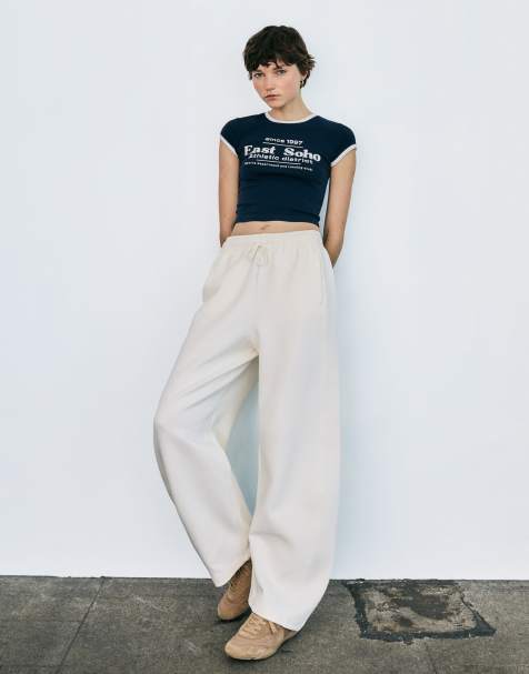 Bershka - Zachte broek met wijde ronde pijpen in wit - view 1