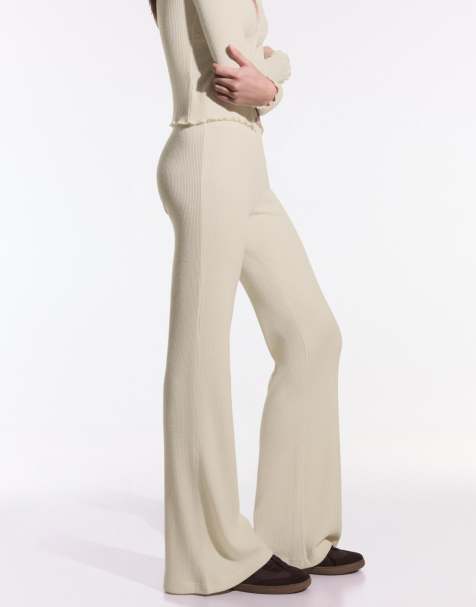 Bershka - Zachte flare-broek in ecru - view 1